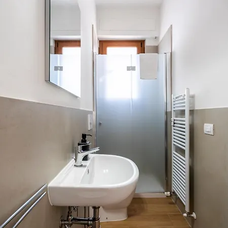 New 2bdr - Attico Panoramico Con Posto Auto شقة