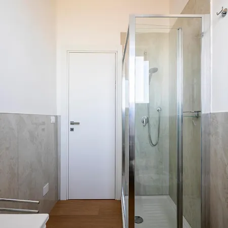 شقة New 2bdr - Attico Panoramico Con Posto Auto *