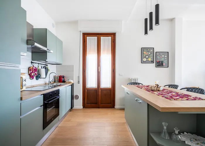 Appartamento New 2bdr - Attico Panoramico Con Posto Auto *