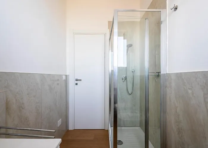 New 2bdr - Attico Panoramico Con Posto Auto Appartamento *